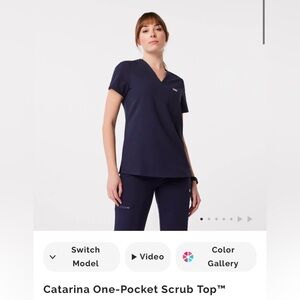 Figs Catarina One-Pocket Scrub Top in Navy